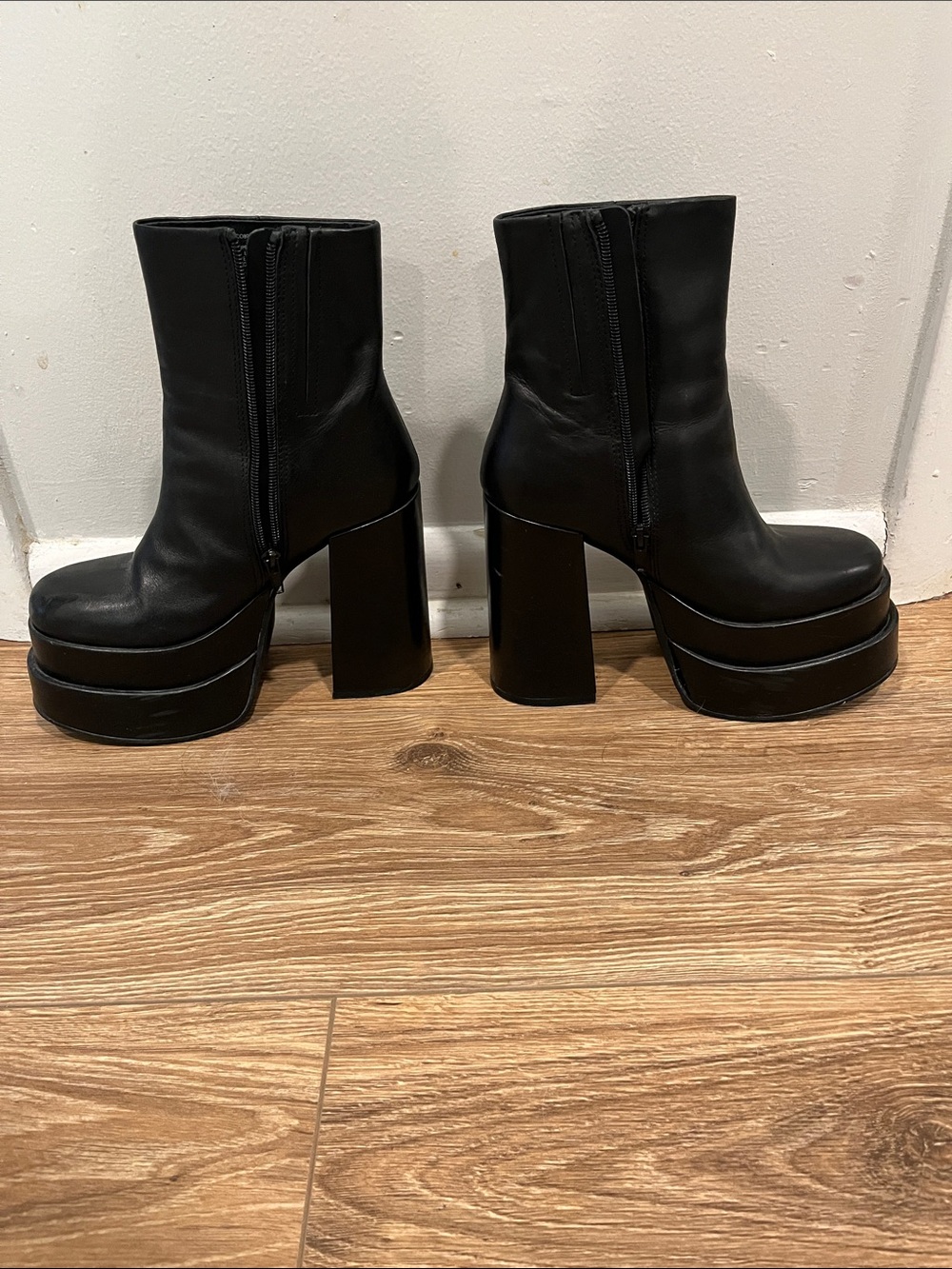 Steve Madden Black Platform Ankle Boots - Picture 3 of 6
